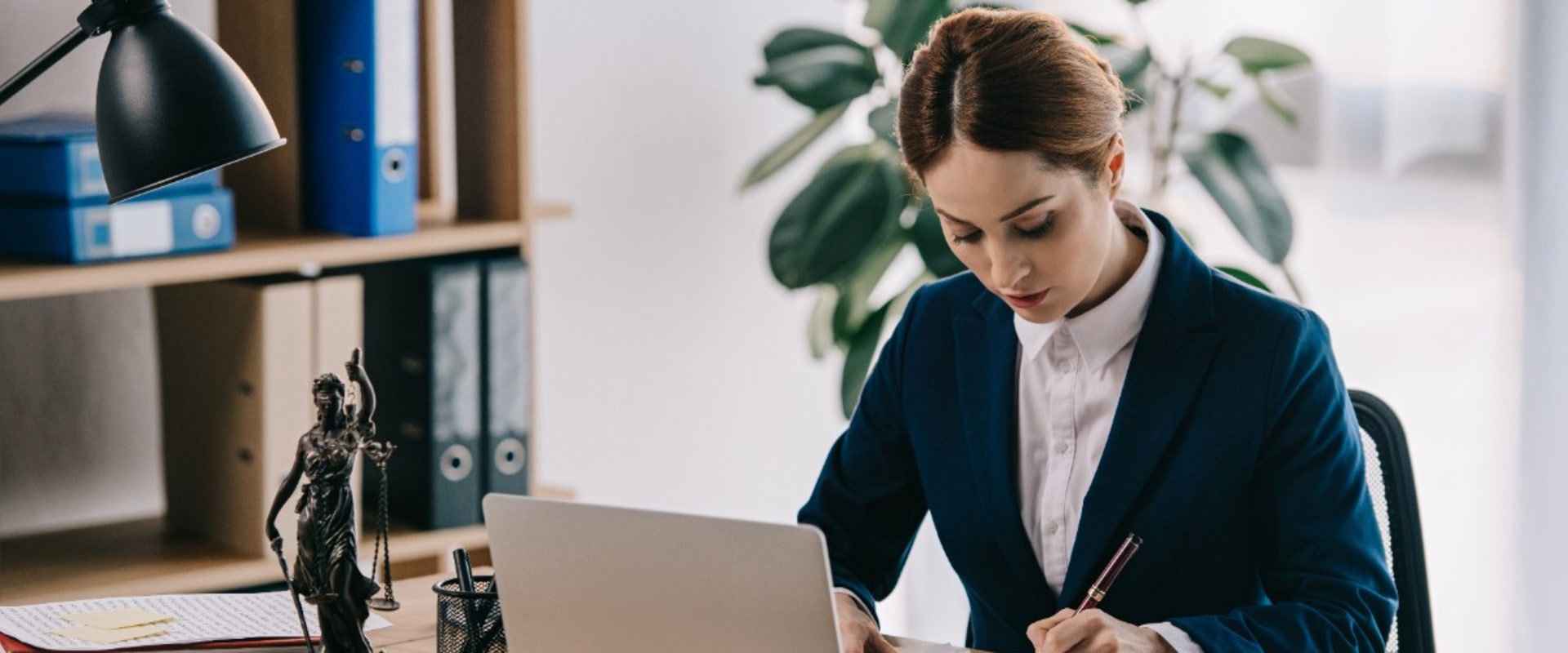 The Roles and Responsibilities of a Corporate Lawyer