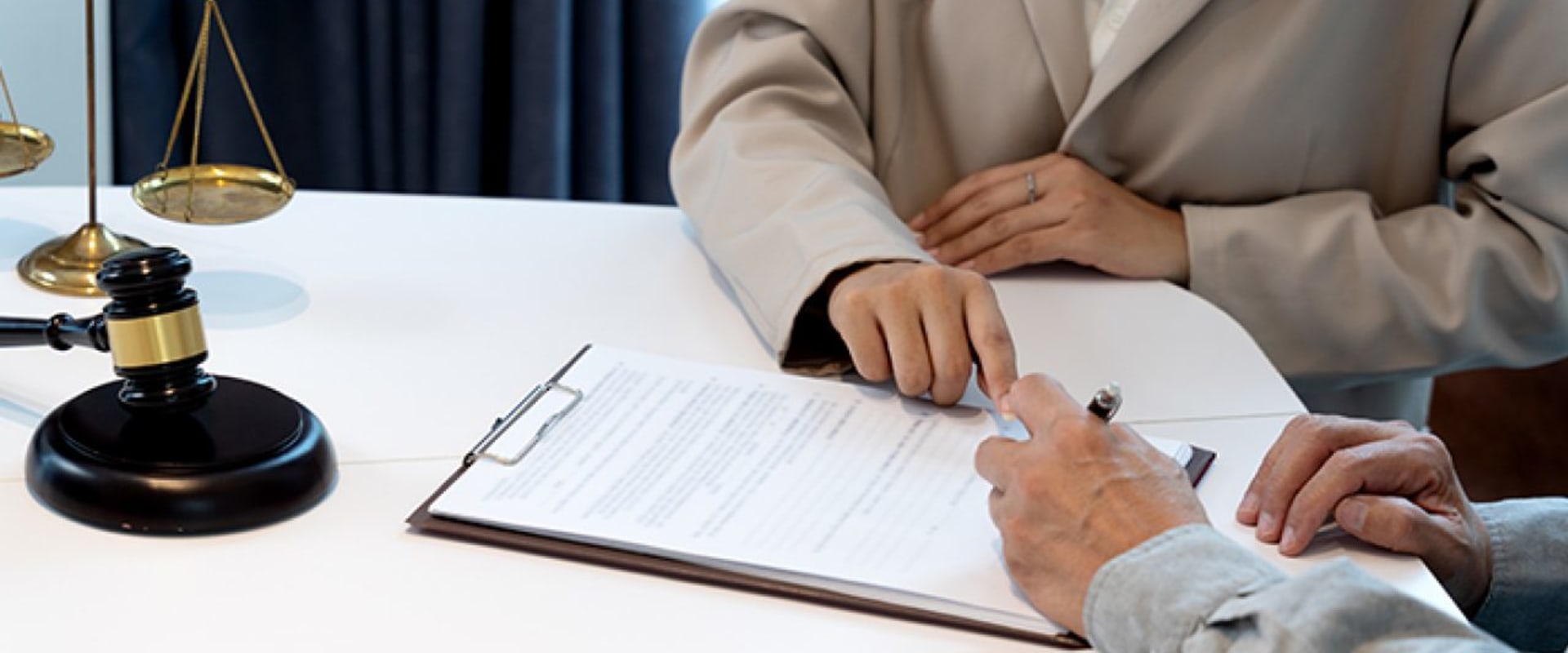 A Comprehensive Look at Drafting Legal Documents and Contracts